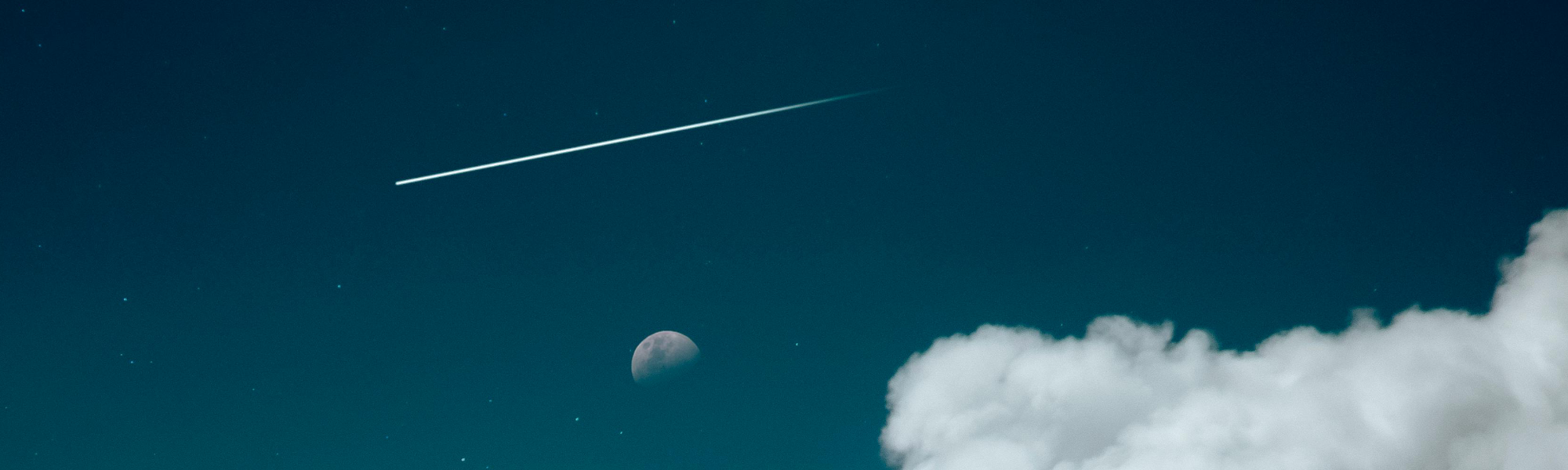 Meteorite across sky